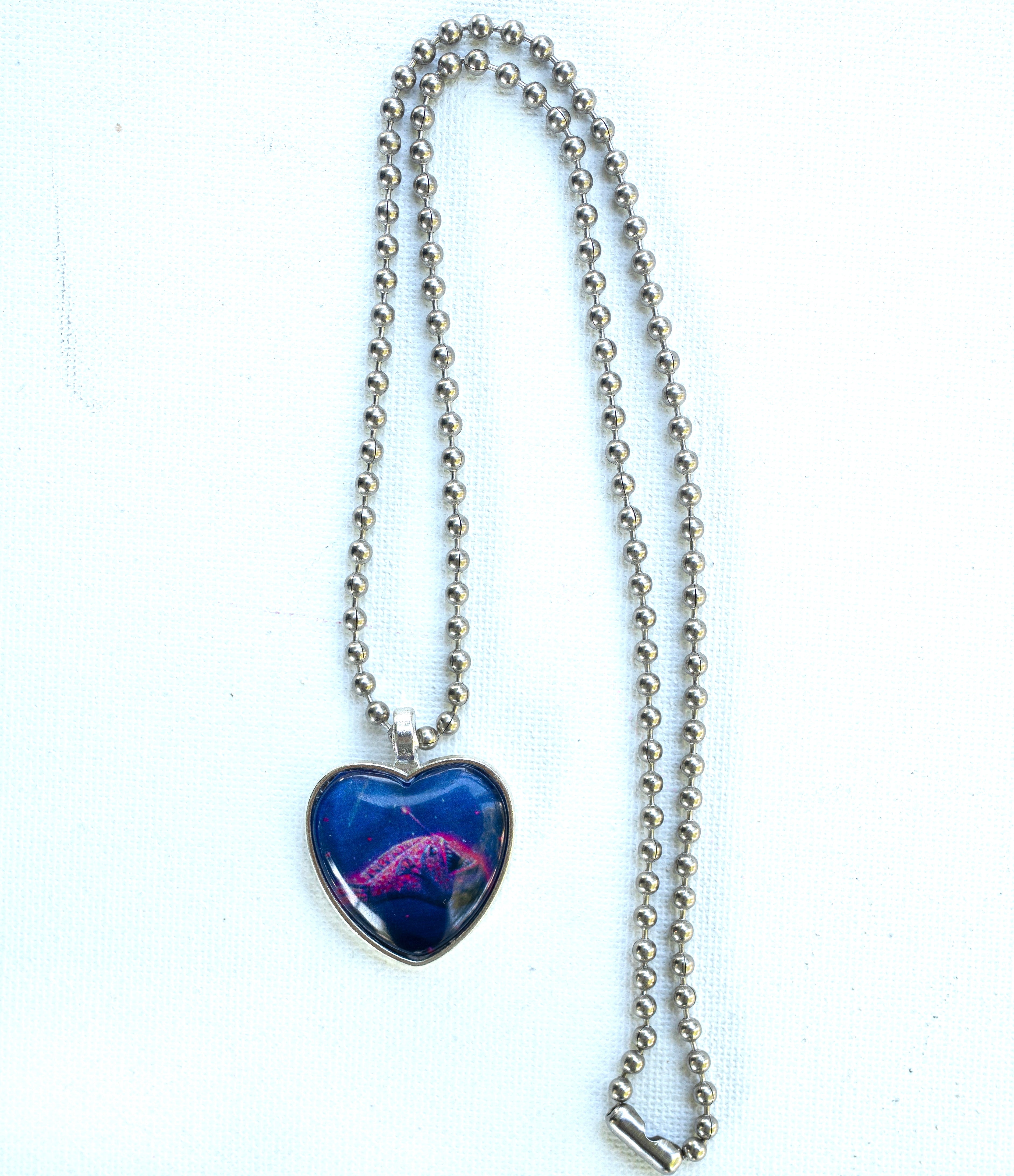 Light's unfolding Arms (NECKLACE) – PaxPaints